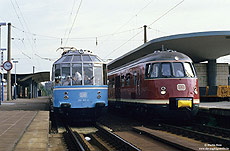 Gläserner Zug 491 001 und Museumszug 430 114 als ET30 114 in Bochum Hbf