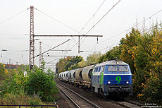 Bei Düsseldorf Reisholz fährt die NIAG9 ex 216 055 mit einem Güterzug in Richtung Düsseldorf Derendorf