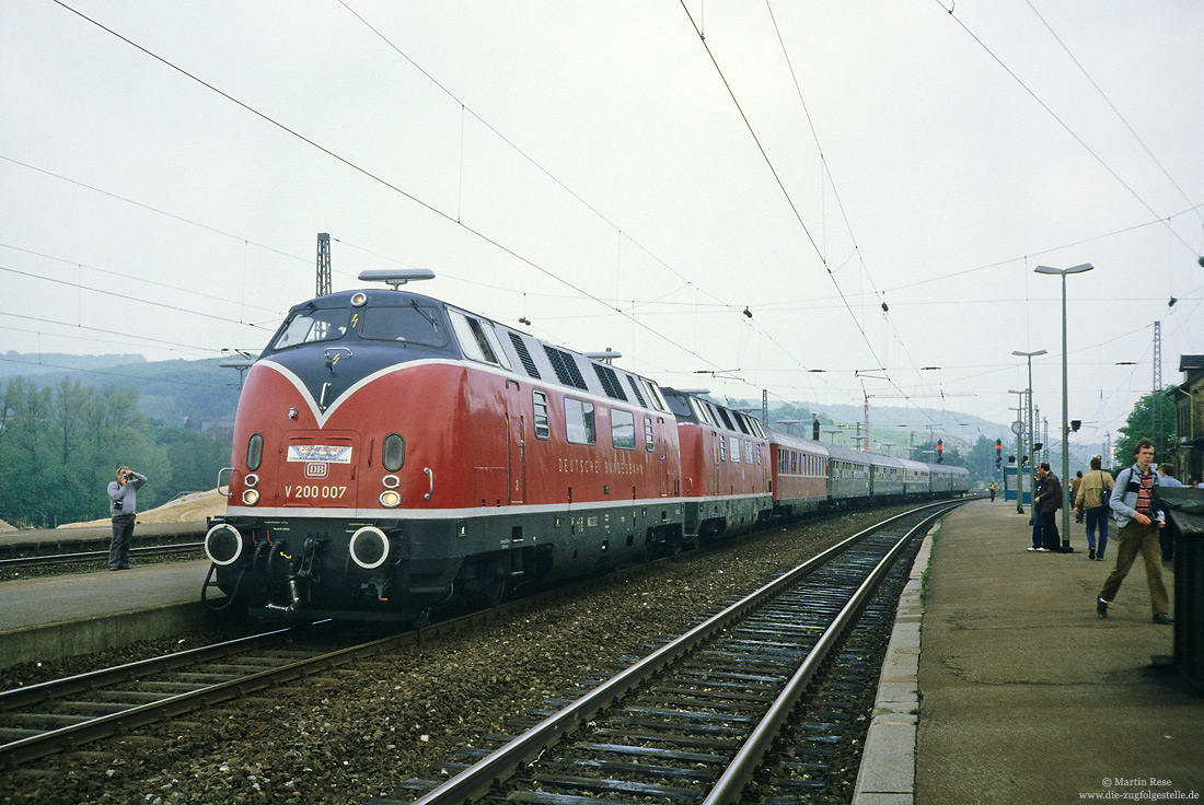 Abschiedsfahrt der Baureihe 220 mit V200 007 beim Fotohalt in Brackwede