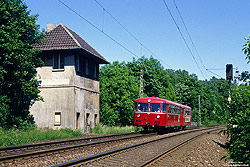 795 122 der Museumseisenbahn Hamm an der ehemaligen Blockstelle Schulbrede in Paderborn