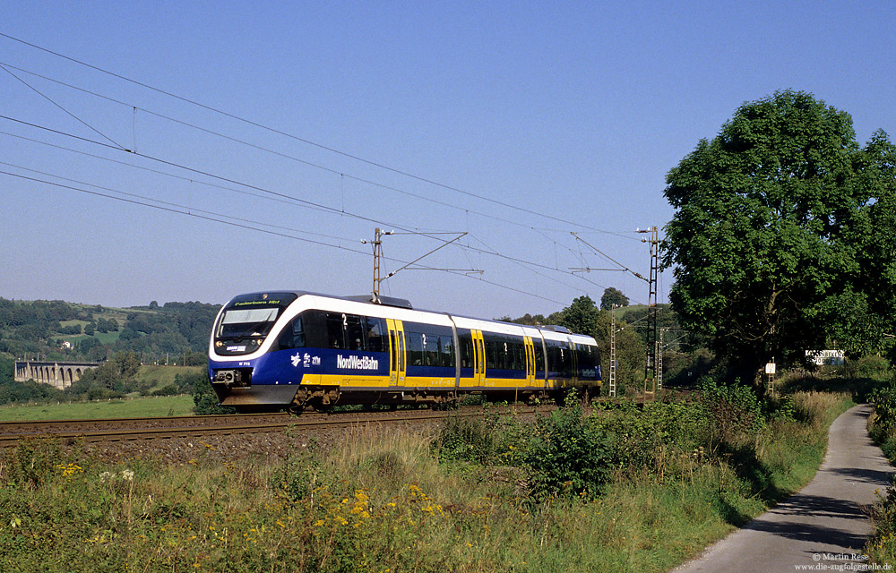 VT715 der Nordwestbahn bei Altenbeken, 22.9.2005