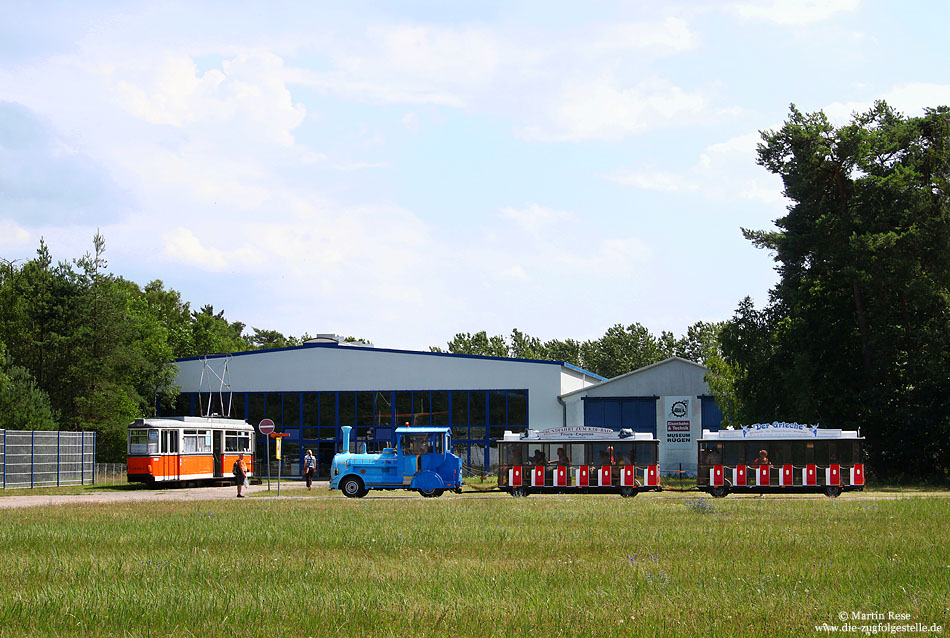 Straßenbahnwagen 218036 als Eingang in das Museum in Prora