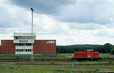 Breitspurlokomotive 347 096 im Bahnhof Mukran