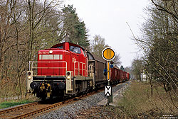 294 847 mit Übergabegüterzug am Einfahrvorsignal von Paderborn Nord