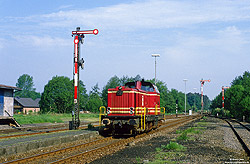 Im Bahnhof Hövelhof entstand die Aufnahme der V133 der Teutoburger Wals Eisenbahn. 23.5.1986