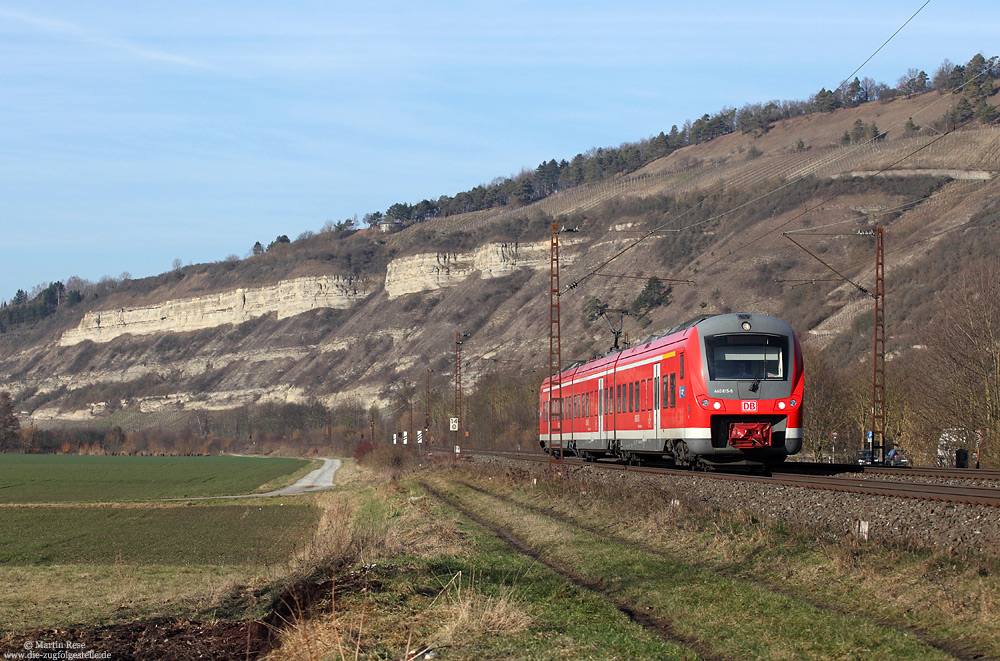 Unterwegs als RB58049 erreicht der 440 315 in Kürze Thüngersheim im Maintal. 7.2.2015