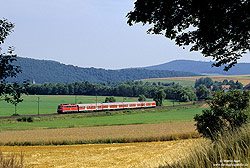 110 430 mit RB 25580 (Gemünden - Kassel Hbf) bei Neunkirchen im Haunetal