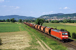 145 028 mit Güterzug bei Großsachsen Heddesheim