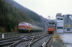 218 135 an der Anschlussstelle Steinhelle, 12.4.1984