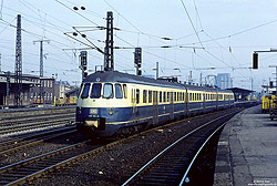 Am 23.2.1984, verlässt der 430 112 als N5146 nach Mönchengladbach Dortmund Hbf 