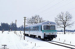 Am 8.3.2004 fährt der 628 004/628 014 bei Bodelsberg als RB5524 nach Kempten.