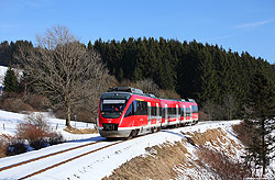 644 014 als RB10764 zwischen Winterberg und Silbach im Schnee