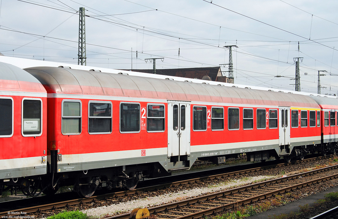 n-Wagen ABn 419.0 (50 80 31-33 518-7 mit Schwenkschiebetüren in Nürnberg Hbf