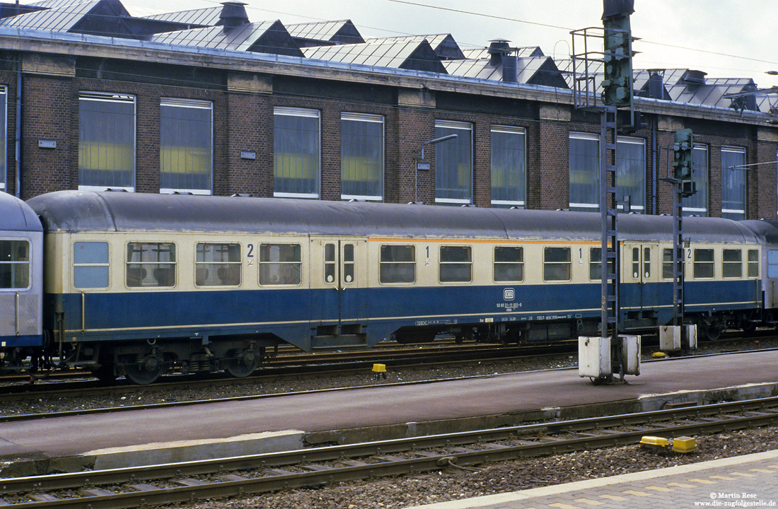Silberling-Prototyp ABn 701 (50 80 31-11 001-0) in Paderborn Hbf