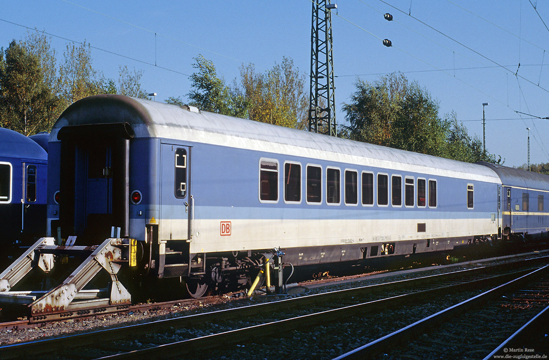 Rheingold Clubwagen WGmh 854 (61 80 89-70 403-4) in Dortmund Bbf