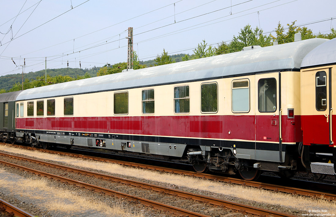 Kanzlerwagen WGSmz 853 (60 80 89-90 001-2) in Siegen Hbf