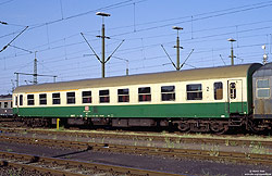Abteilwagen ABom 222.1 (51 80 30-40 520-4) in grün/beige in Köln Deutzerfeld