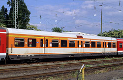 S-Bahnwagen ABx 791.1 (50 80 30-33 154-2) in Originallackierung in Düsseldorf Abstellbahnhof