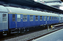 blauer 1.Klasse Schnellzugwagen Am 202 (50 80 10-80 206-5) in Osnabrück Hbf