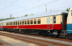Apmz 121.0 (61 80 18-94 008-9) in rot beige in Siegen