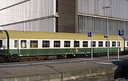 ausgemusterter Liegewagen Bc 241 (51 80 59-40 058-1) in Hannover Hbf