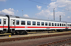 InterRegio-WagenBimz 256.0 (51 80 22-95 901-0) in Köln Bbf
