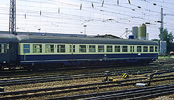 Silberling-Prototyp Bn 713 (50 80 22-11 003-7) in Paderborn Hbf