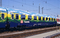 Touristik-Zug Wagen Bvmkz 856.1 (73 80 84-90 910-5) in Köln Bbf
