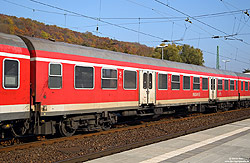 Bydz 439.9 (50 80 84-33 142-2) in verkehrsrot mit GP200-Drehgestellen in Großheringen