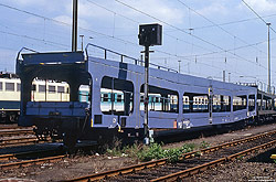 Autotransportwagen DDm 916 (51 80 98-80 228-4) in Düsseldorf Abstellbahnhof