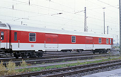 Gepäckwagen Dms 905.1 (51 80 95-92 002-2) in Dortmund Bbf