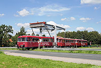 998 822 der Museumseisenbahn Ammerland Saterland auf der Kanalbrücke in Elisabethfehn