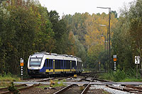Denselben Zuglauf hatte die NWB87760 am 18.10.2008, ebenfalls fotografiert bei der Einfahrt in Sande.  Es ist schon beachtlich wie sich der Bewuchs am Gleis verändert hat!