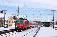 111 119 mit Regionalexpress im Bahnhof Wuppertal Vohwinkel im Schnee