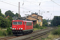 155 085 im Bahnhof Wsthofen mit Empfangsgebäude
