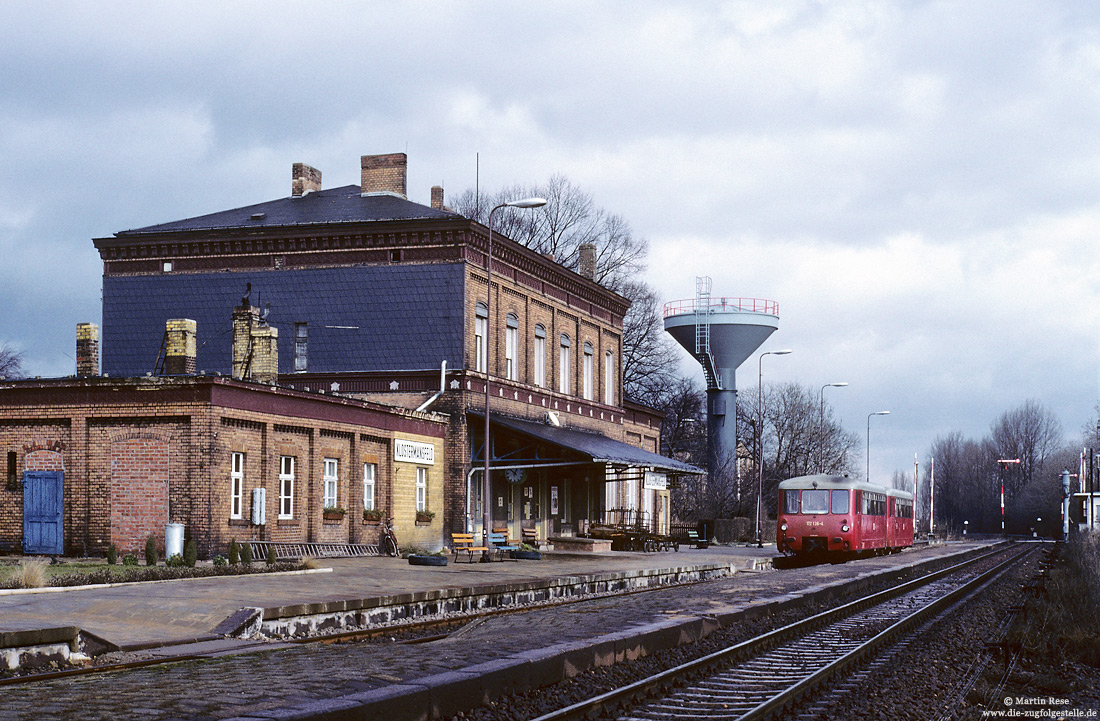 Ferkeltaxi 172 136 im Bahnhof Klostermansfeld