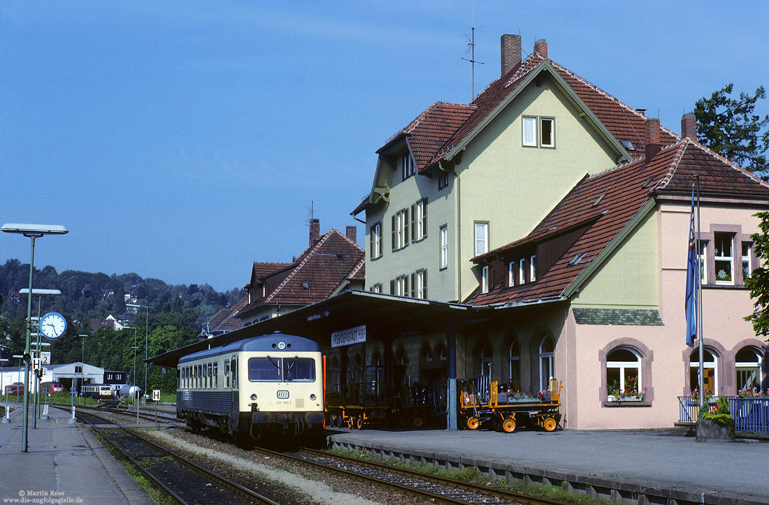 627 001 als E3976 im Bahnhof Freudenstadt Hbf