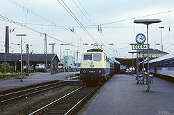 111 189 vom Bw München im Bahnhof Bebra