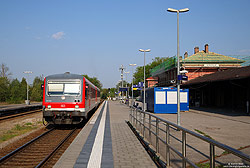 Bahnhof Altöttingmit 628 568 als Regionalbahn nach Burghausen