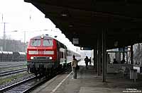 Am verregneten 5.3.2007 hat der RE12080 in Köln West den Großteil der 182 km langen Strecke durch die Eifel hinter sich und wird in wenigen Minuten sein Ziel Köln Deutz erreicht haben.