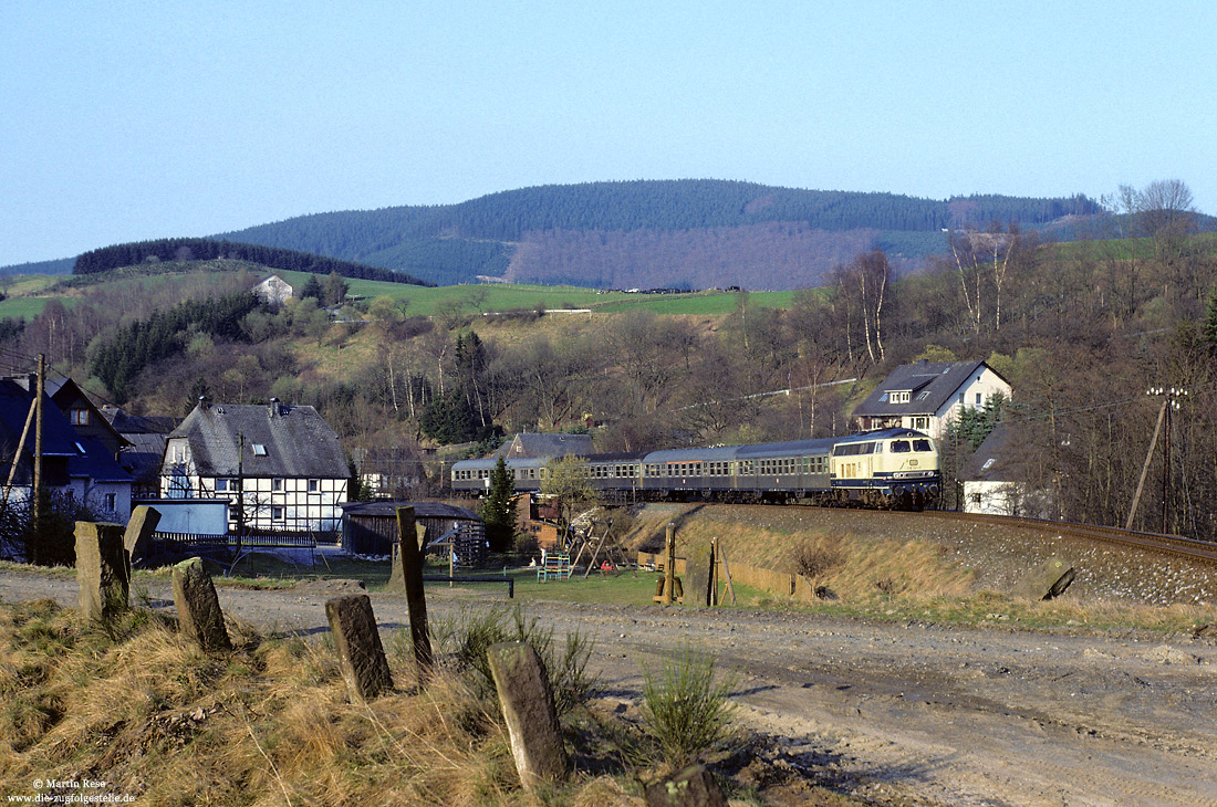 218 141 in Wulmeringhausen auf der Biggetalbahn