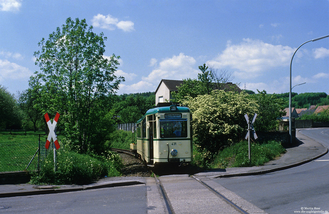 Straßenbahnwagen der Westfälischen Almetalbahn am Bahnhof Büren