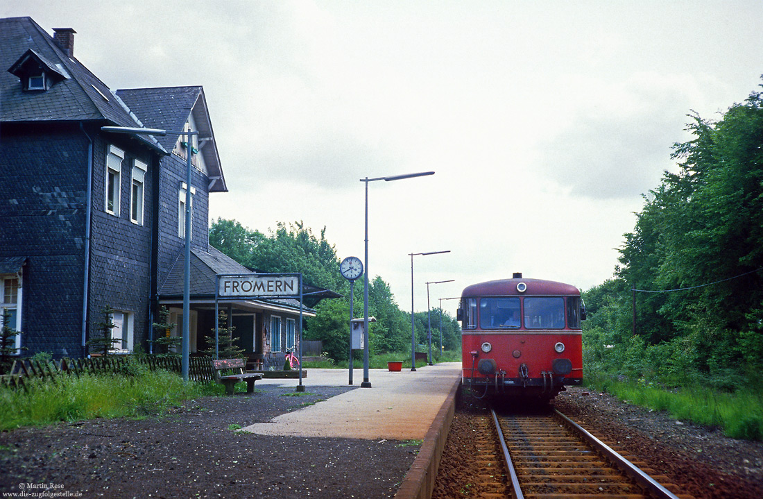 798 755 als N6126 am Haltepunkt Frömern.