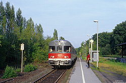 624 630 in verkehrsrot im Bahnhof Ergste 