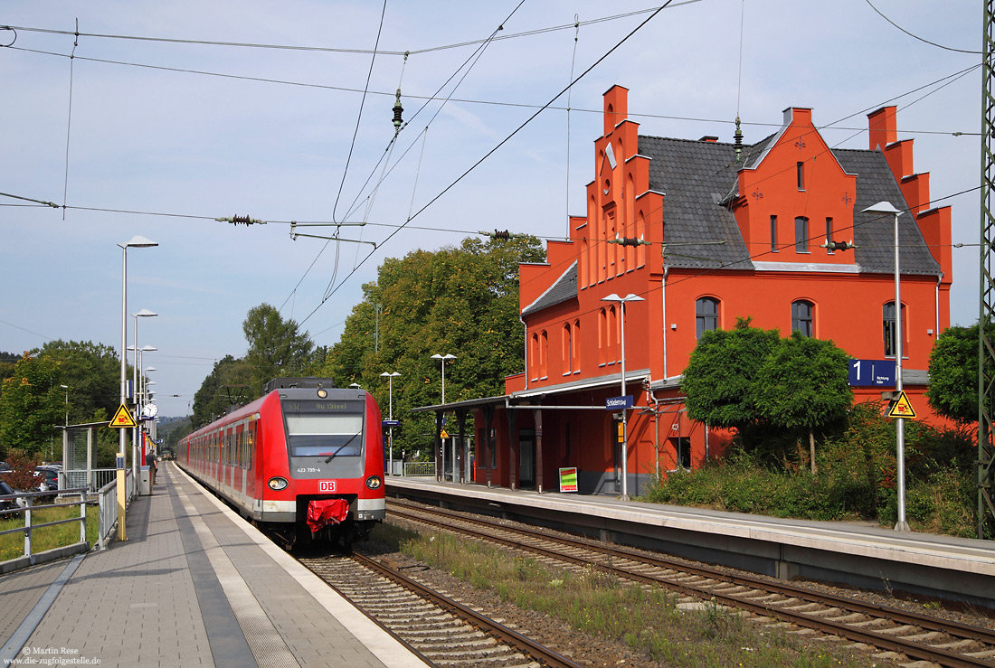 423 795 im Bahnhof Schladern nach der Modernisierung