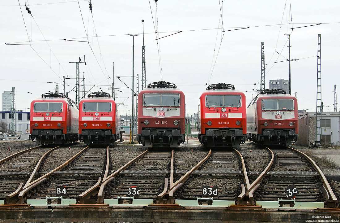In Köln Bbf geben sich die 120 101, 156, 155, 111 und 139 ein Stelldichein. 25.2.2009