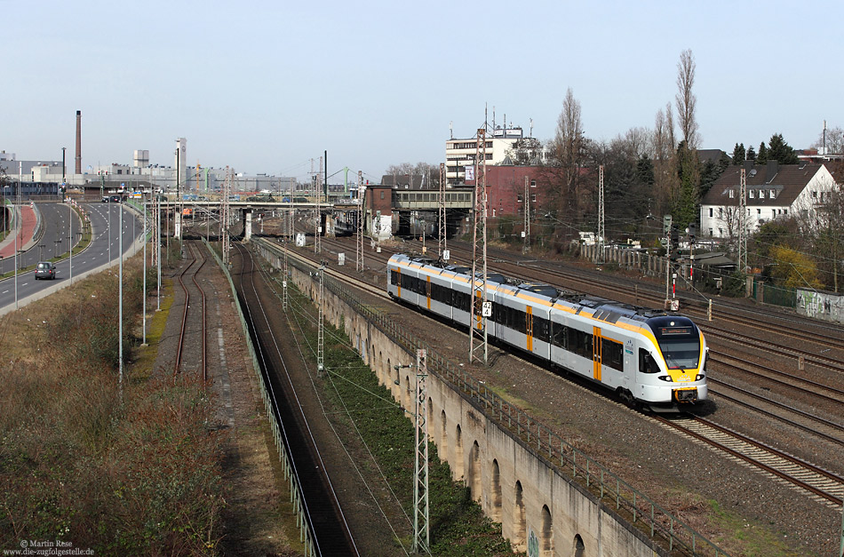 Aus Hamm kommend erreicht der ET7.12 der Eurobahn in Kürze sein Ziel Düsseldorf Hbf, aufgenommen in Düsseldorf Derendorf. Rechts im Bild befanden sich einst die Gleisanlagen des Güterbahnhofs Derendorf.