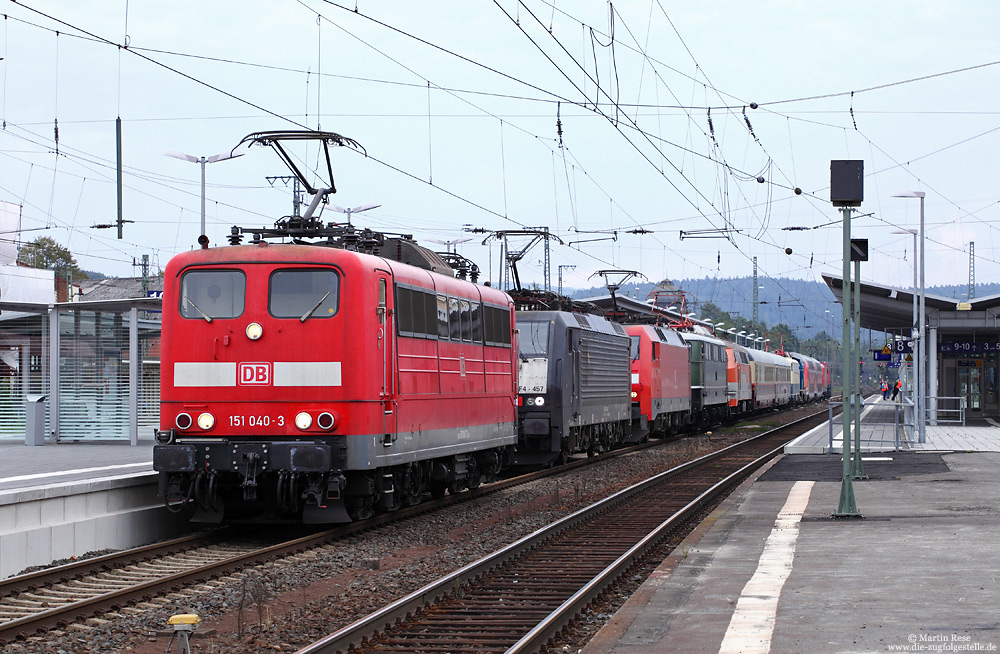 Das Bahnhofsfest in Bebra am 26.9.2015 - eine weitere Veranstaltung, bei der ich dabei war. Neben einigen Ausstellungsfahrzeugen des DB-Museums wurden hier unter anderem die 151 040, ES64 F4-457 und 152 001 gezeigt. Einen herzlichen Dank an dieser Stelle an die Veranstalter – besonders für die Verpflegung an den Abenden! 