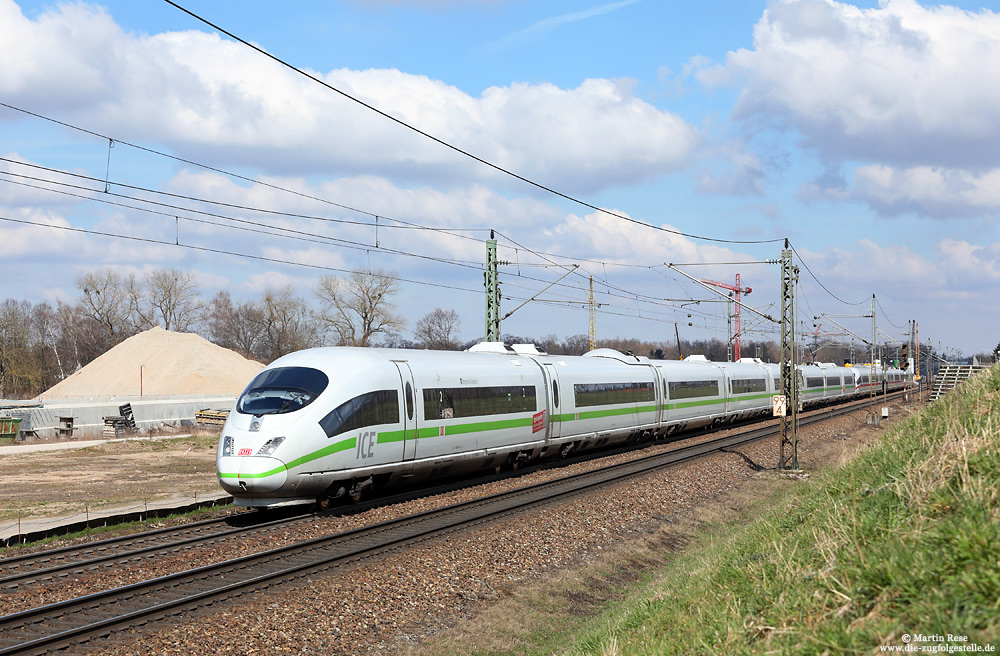 Baureihe 403, 403 514 mit grünem Streifen bei Rastatt Süd
