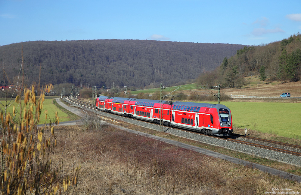 445 046 als RE4611 Frankfurt - Würzburg im Maintal bei Harrbach
